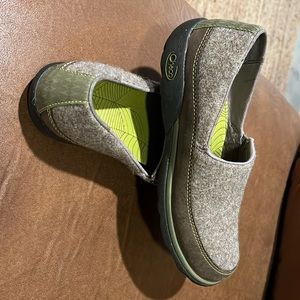 Chaco Bayou Sloan hiking wool shoe- very gently used  Womens Sz 9